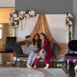 Meet your Posher, Ella